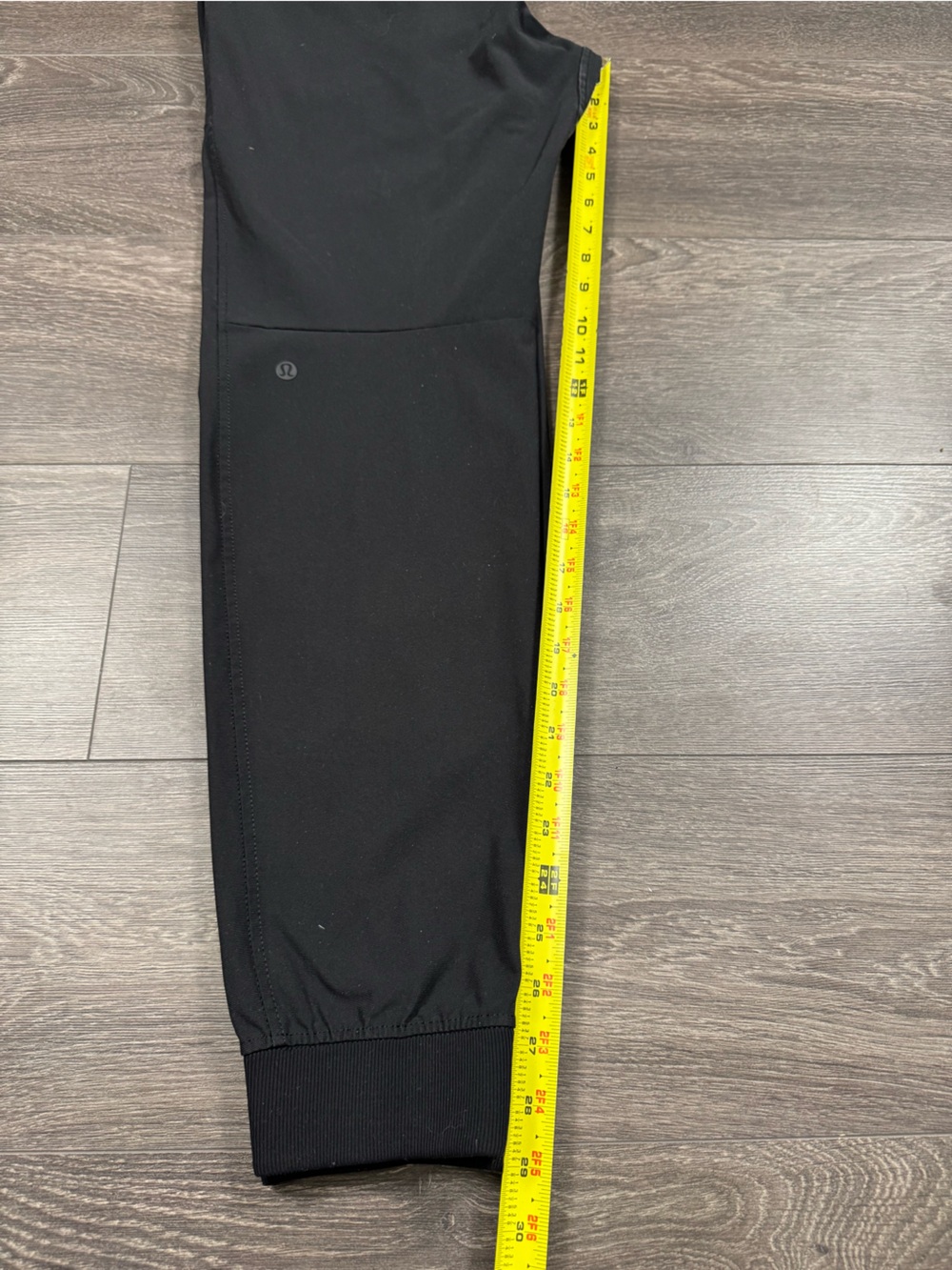 Lululemon Men’s Size M Black Jogger Pants - Picture 5 of 7